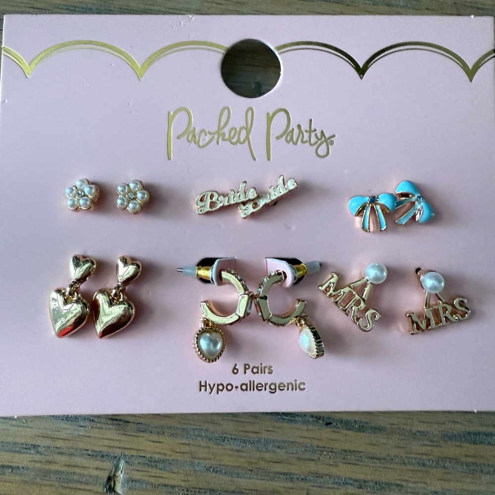 NWT 6 pair of hypoallergenic and charming earrings “Mrs” “Bride” hearts, pearls
